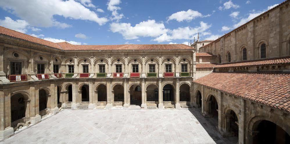 Hotel Real Colegiata San Isidoro 3*