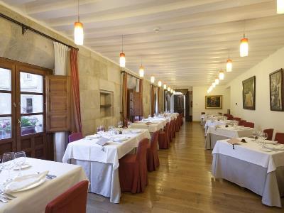 Hotel Real Colegiata San Isidoro 3*